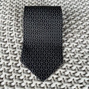 👔 Claybrooke - Silk Black w/ Square Pattern Tie